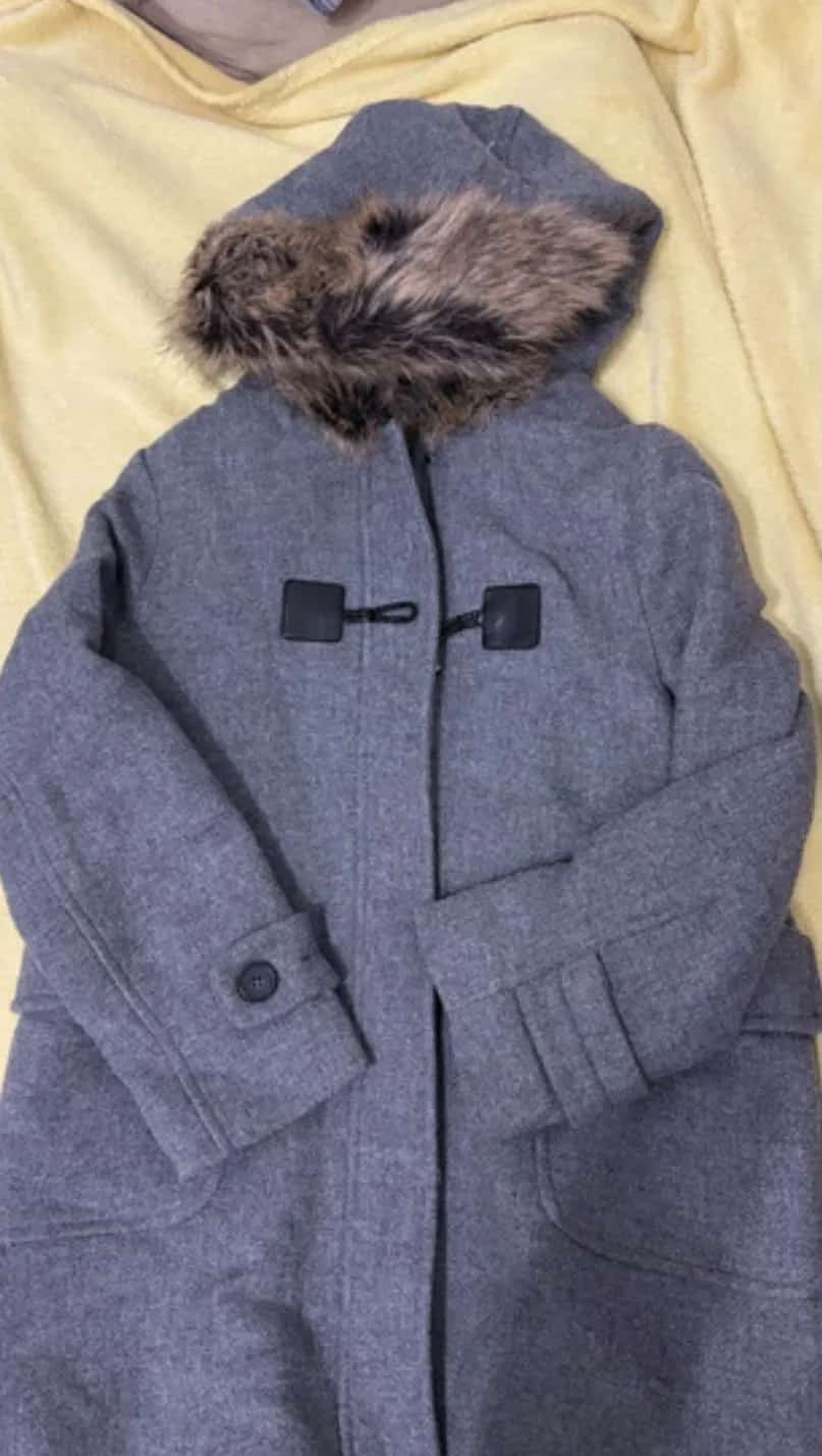 Ormar.app | sajt za prodaju garderobe | Zara kaput