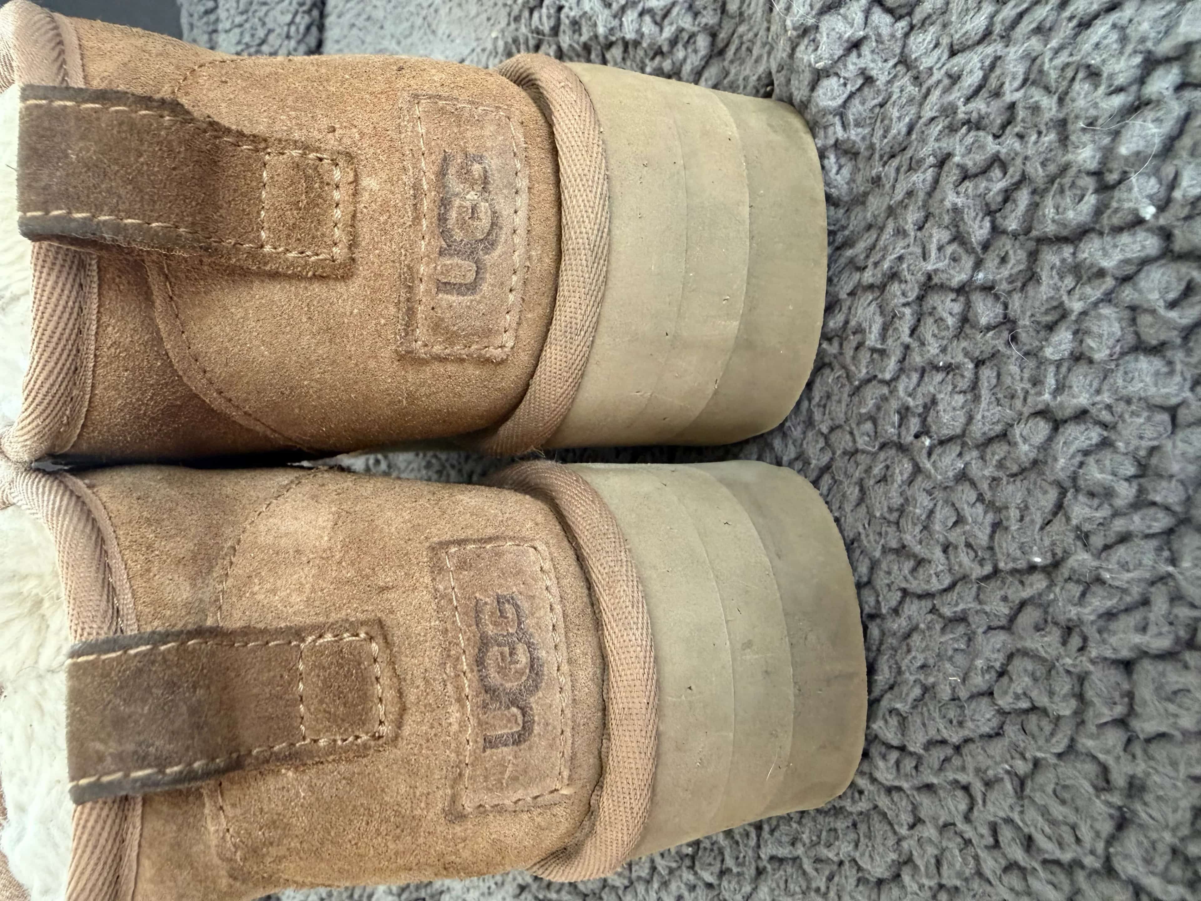 Ormar.app | sajt za prodaju garderobe | UGG čizme br39