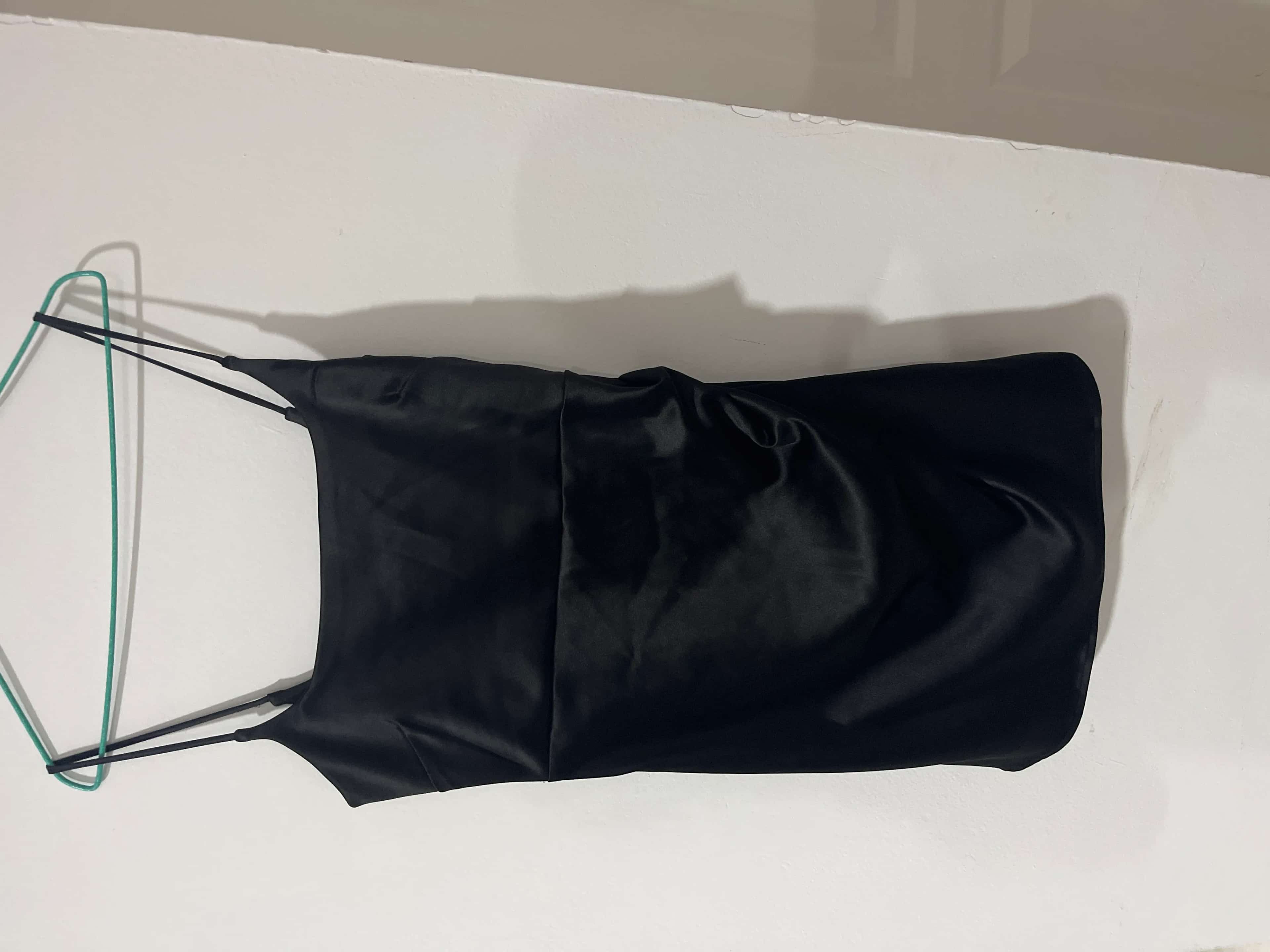 Ormar.app | sajt za prodaju garderobe | Zara haljina