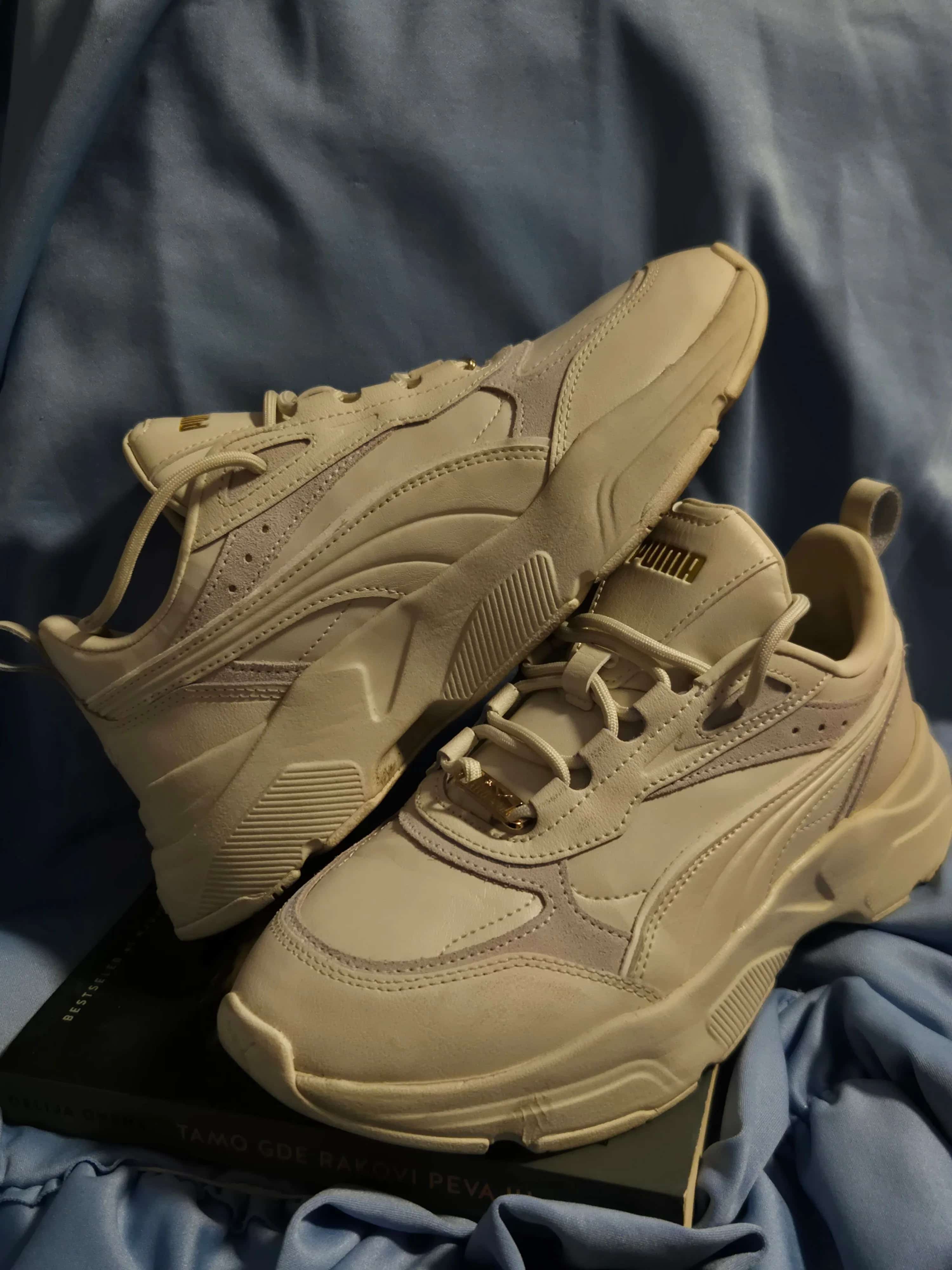 Ormar.app | sajt za prodaju garderobe | Puma bež patike NOVE