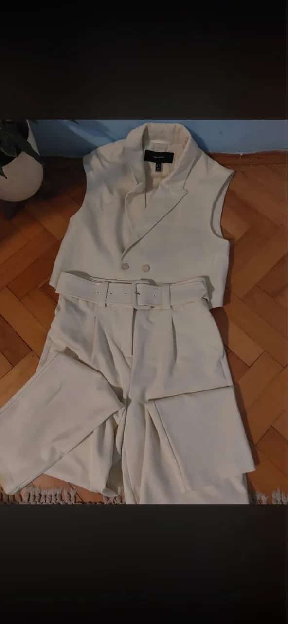 Ormar.app | sajt za prodaju garderobe | komplet sako-pantalone,sako br36,pantalone br38,top komad prelepo stoji