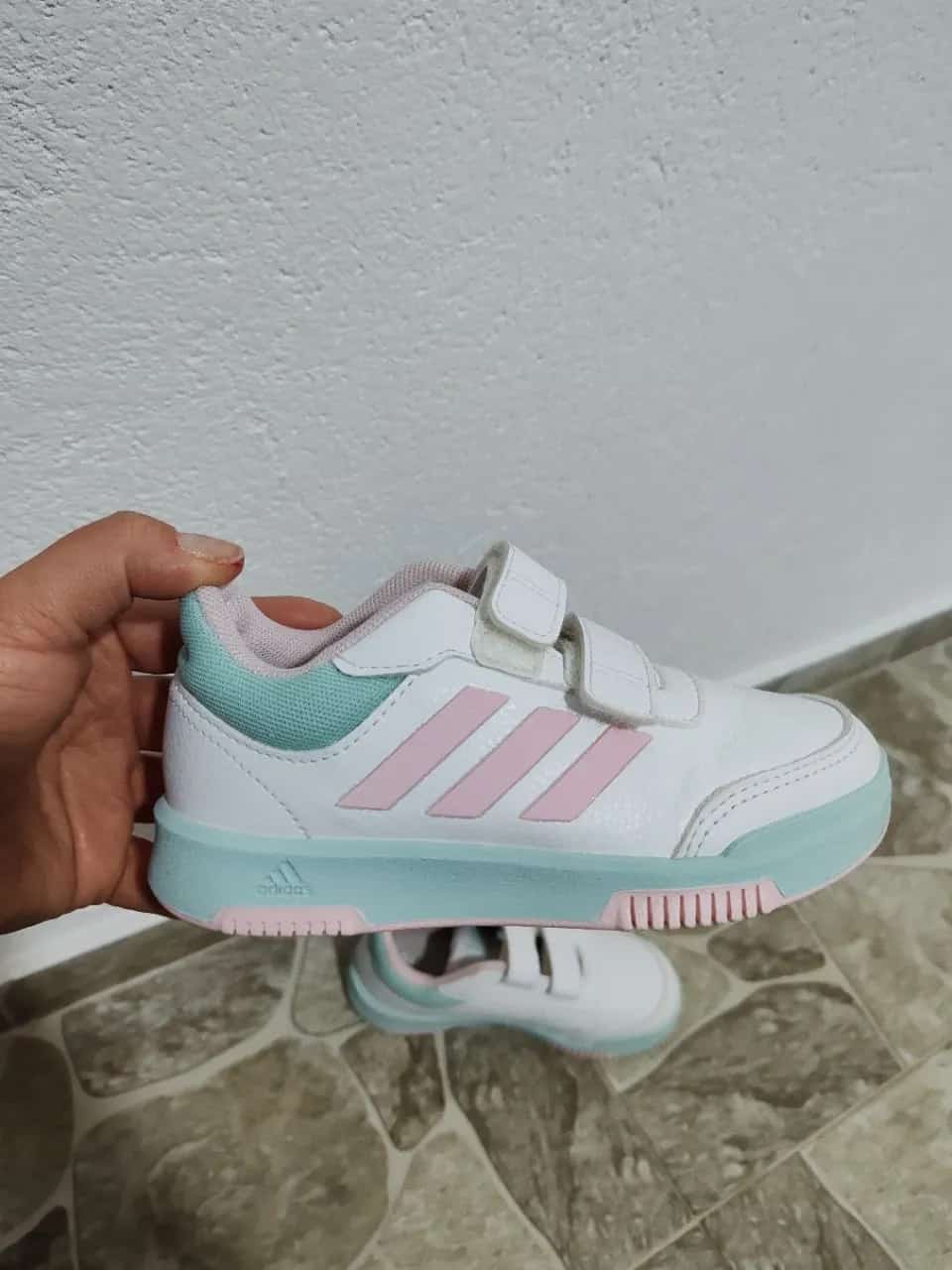 Ormar.app | sajt za prodaju garderobe | Patike - addidas. 