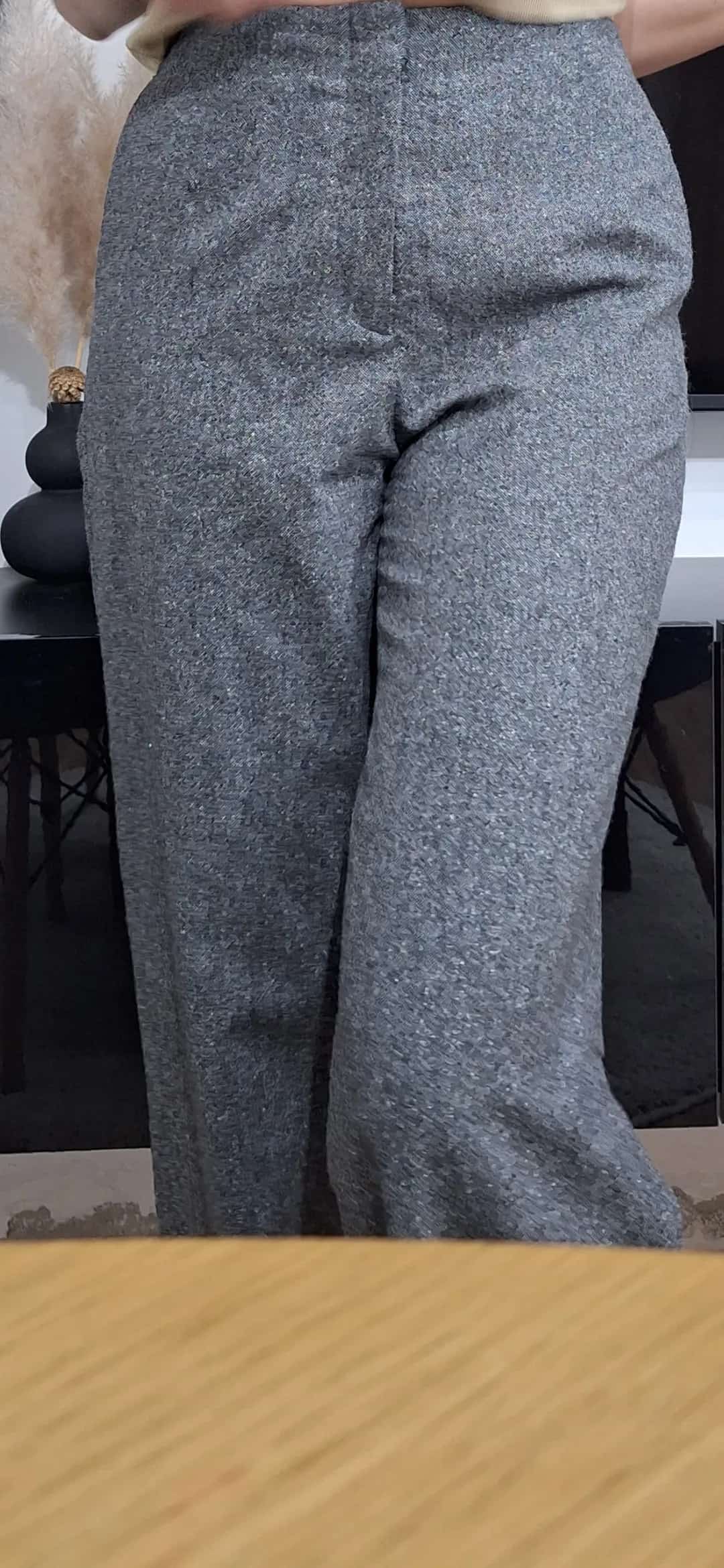 Ormar.app | sajt za prodaju garderobe | Vunene pantalone