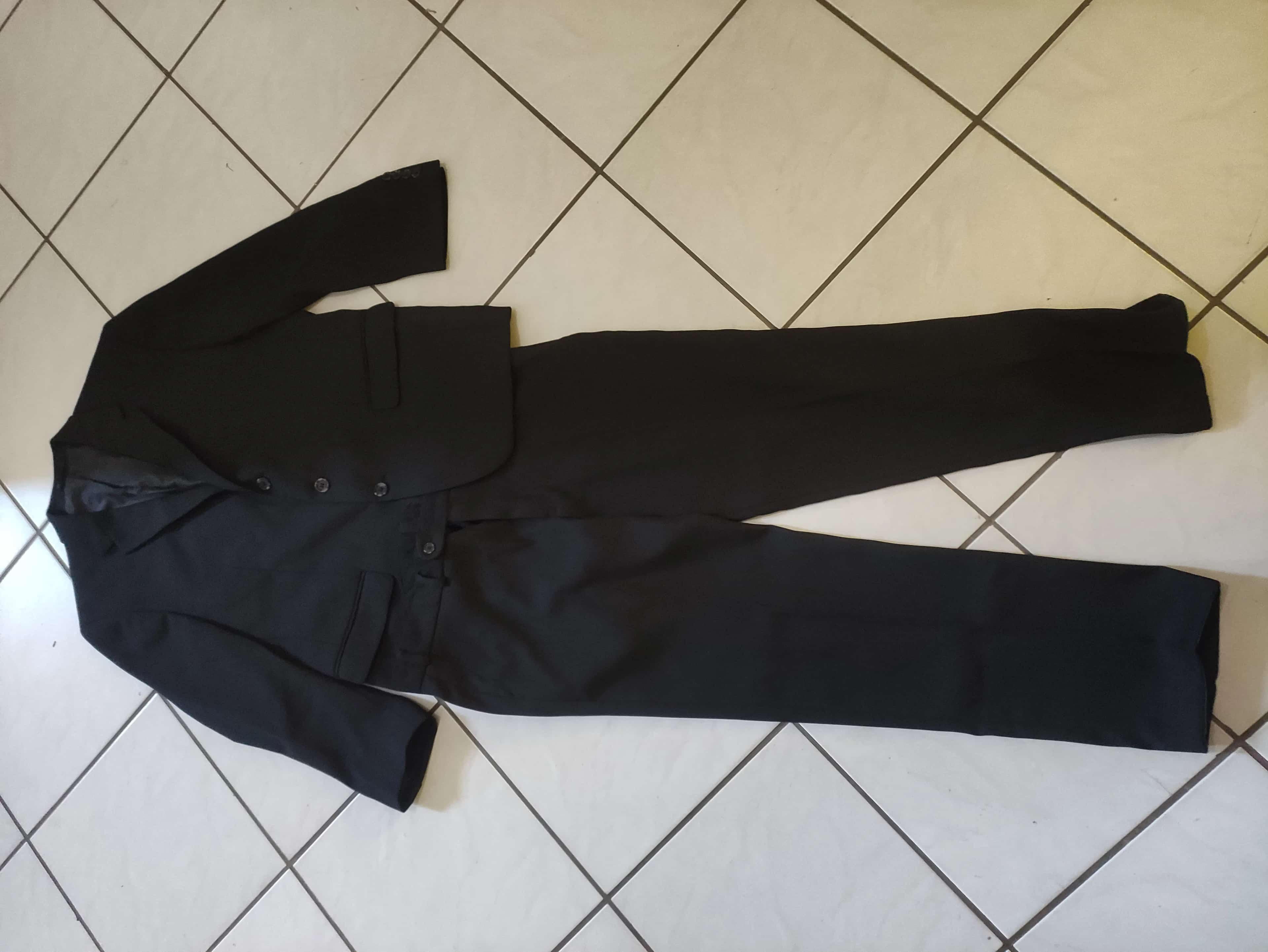 Ormar.app | sajt za prodaju garderobe | Muski sako i pantalone