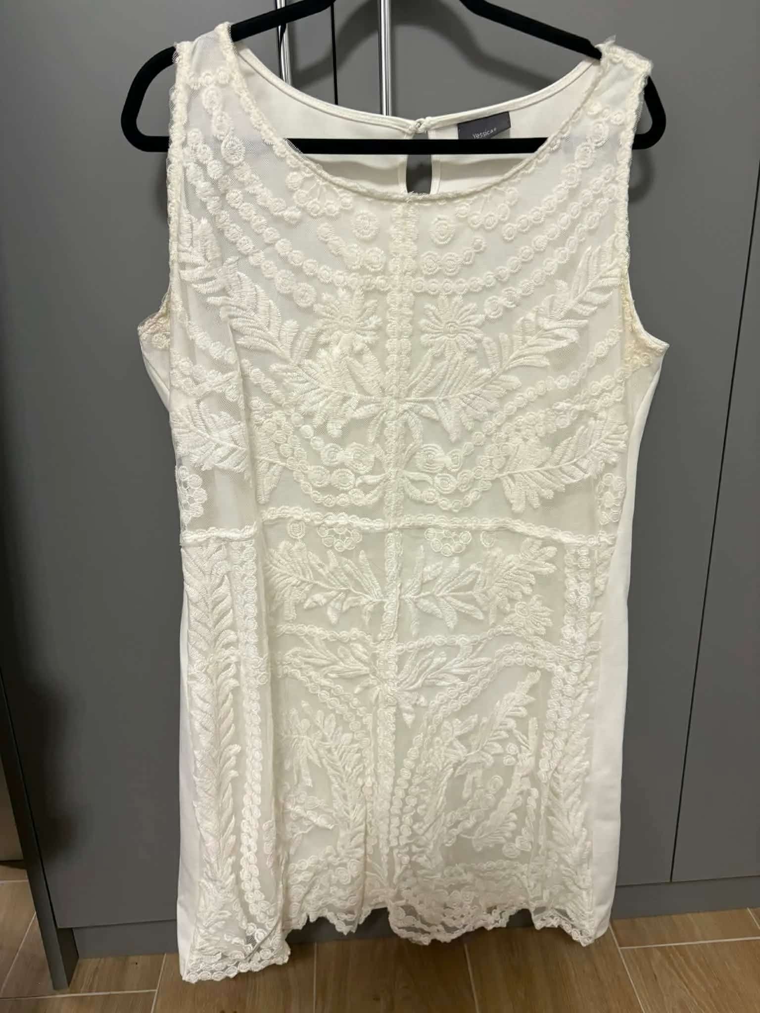 Ormar.app | sajt za prodaju garderobe | Elegantna bela haljina