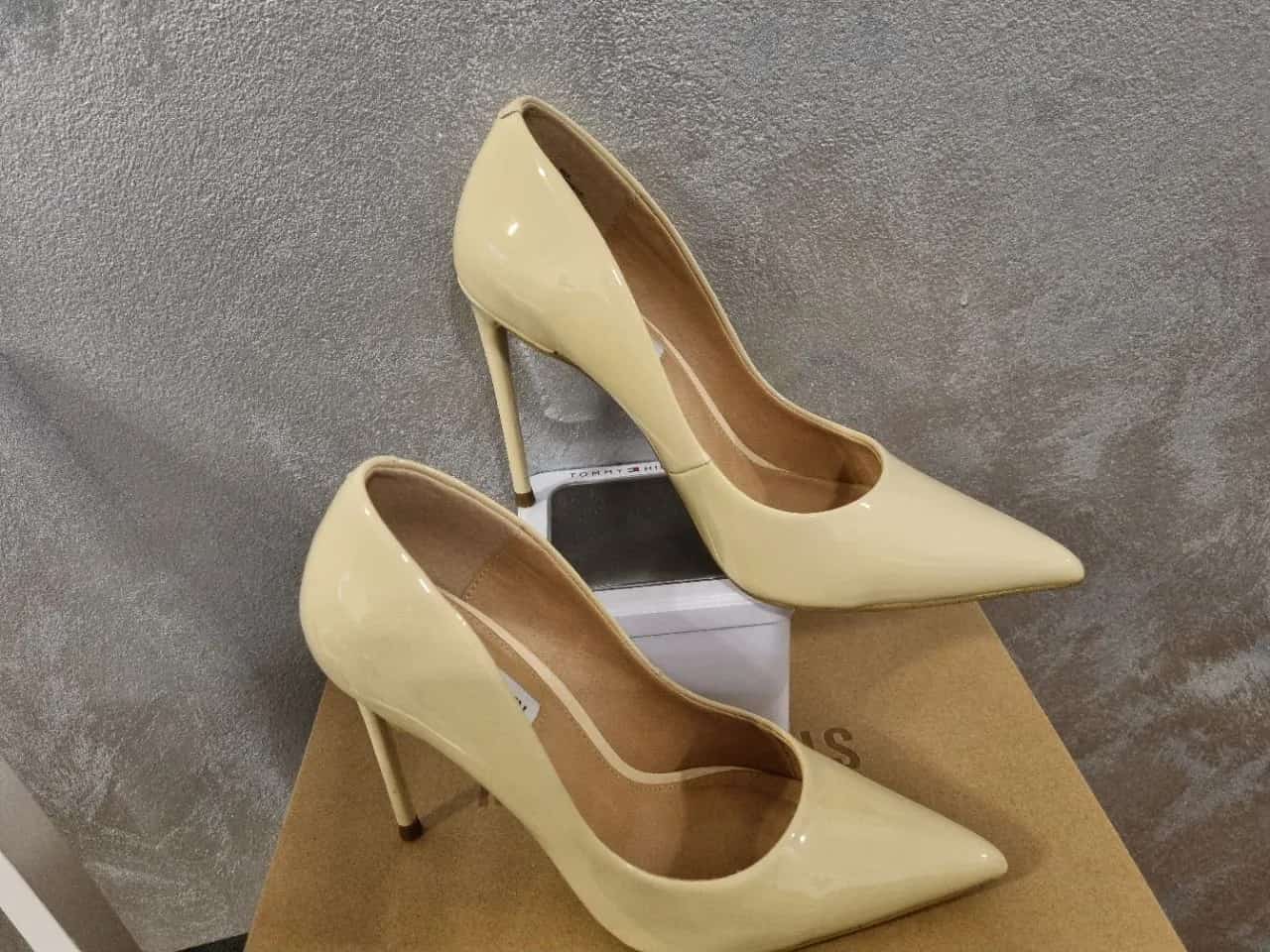 Ormar.app | sajt za prodaju garderobe | Steve madden salonke