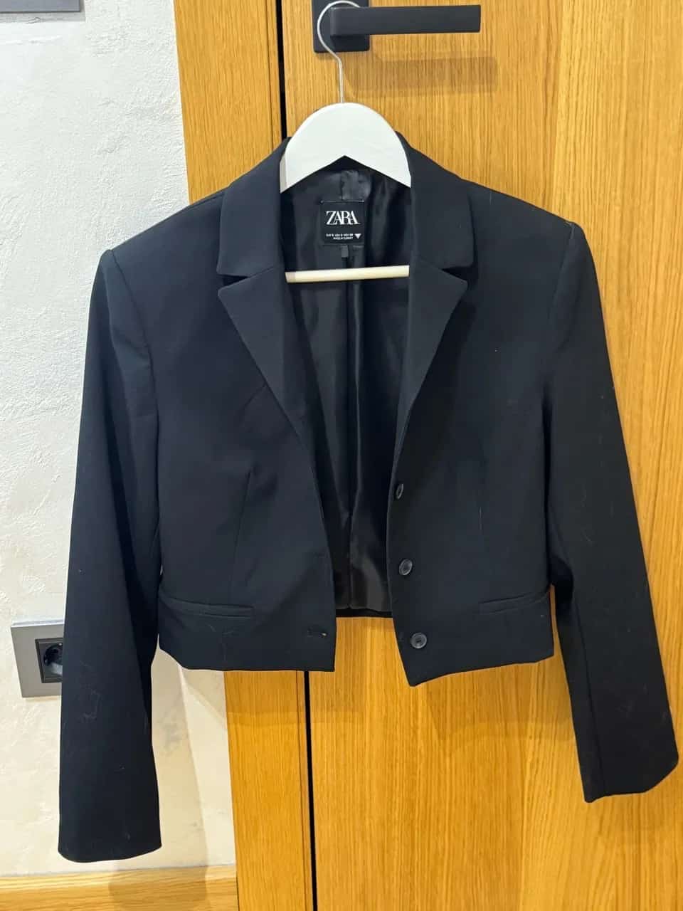 Ormar.app | sajt za prodaju garderobe | Zara sako