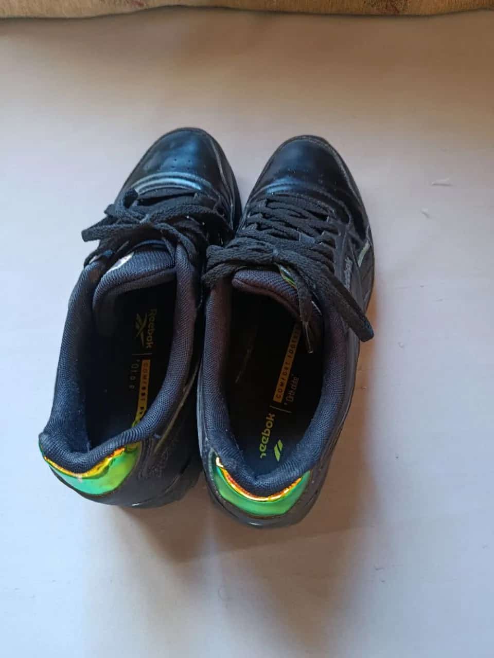 Ormar.app | sajt za prodaju garderobe | Zenske patike reebok