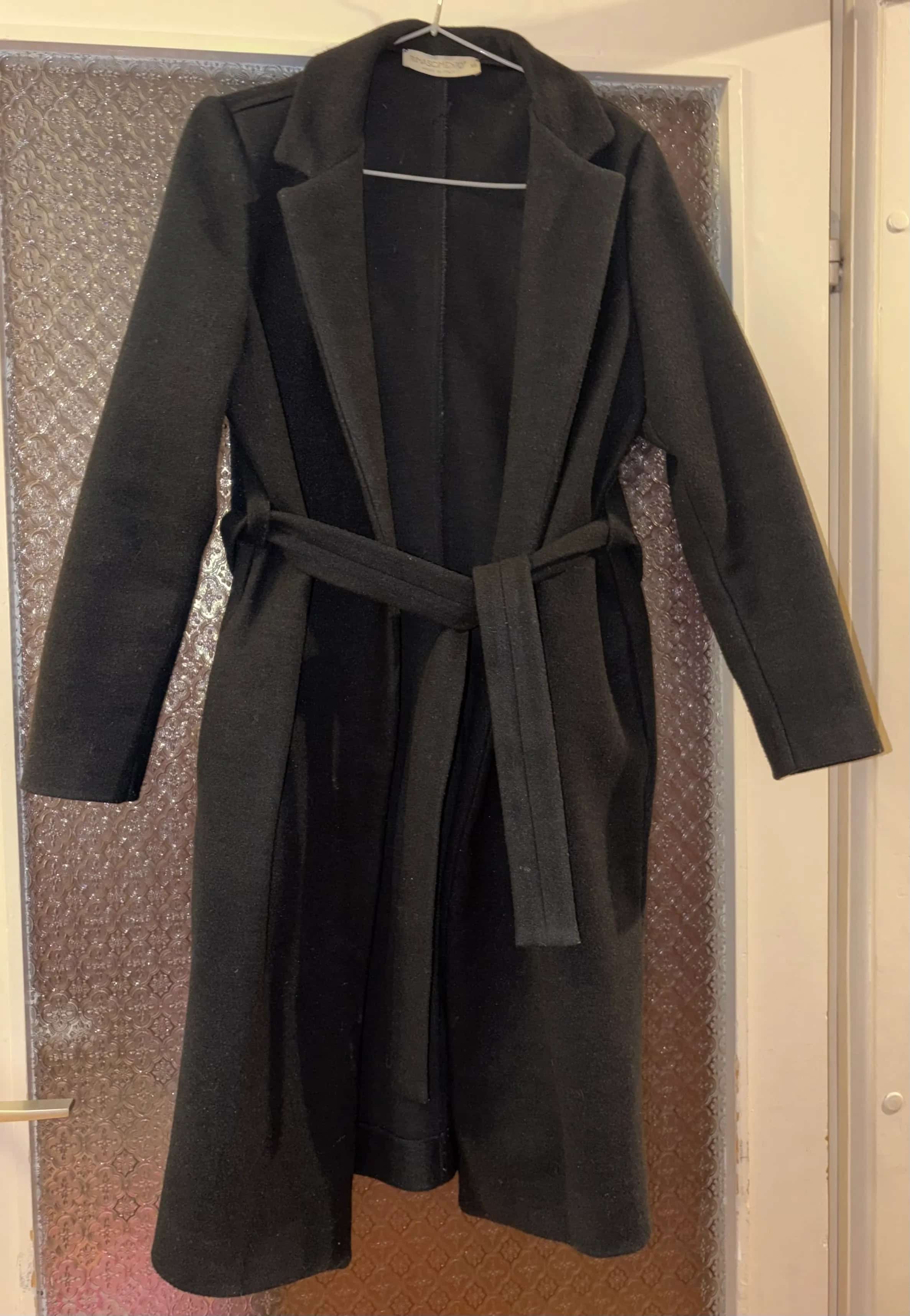 Ormar.app | sajt za prodaju garderobe | Crni kaput,  XS