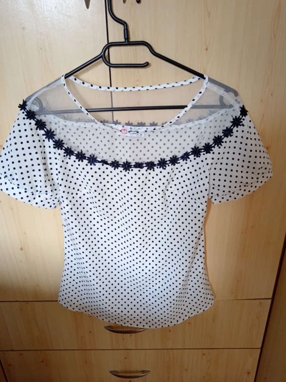 Ormar.app | sajt za prodaju garderobe | elegantna bluza 