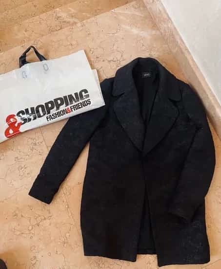 Ormar.app | sajt za prodaju garderobe | Crni kaput Liu Jo🤍