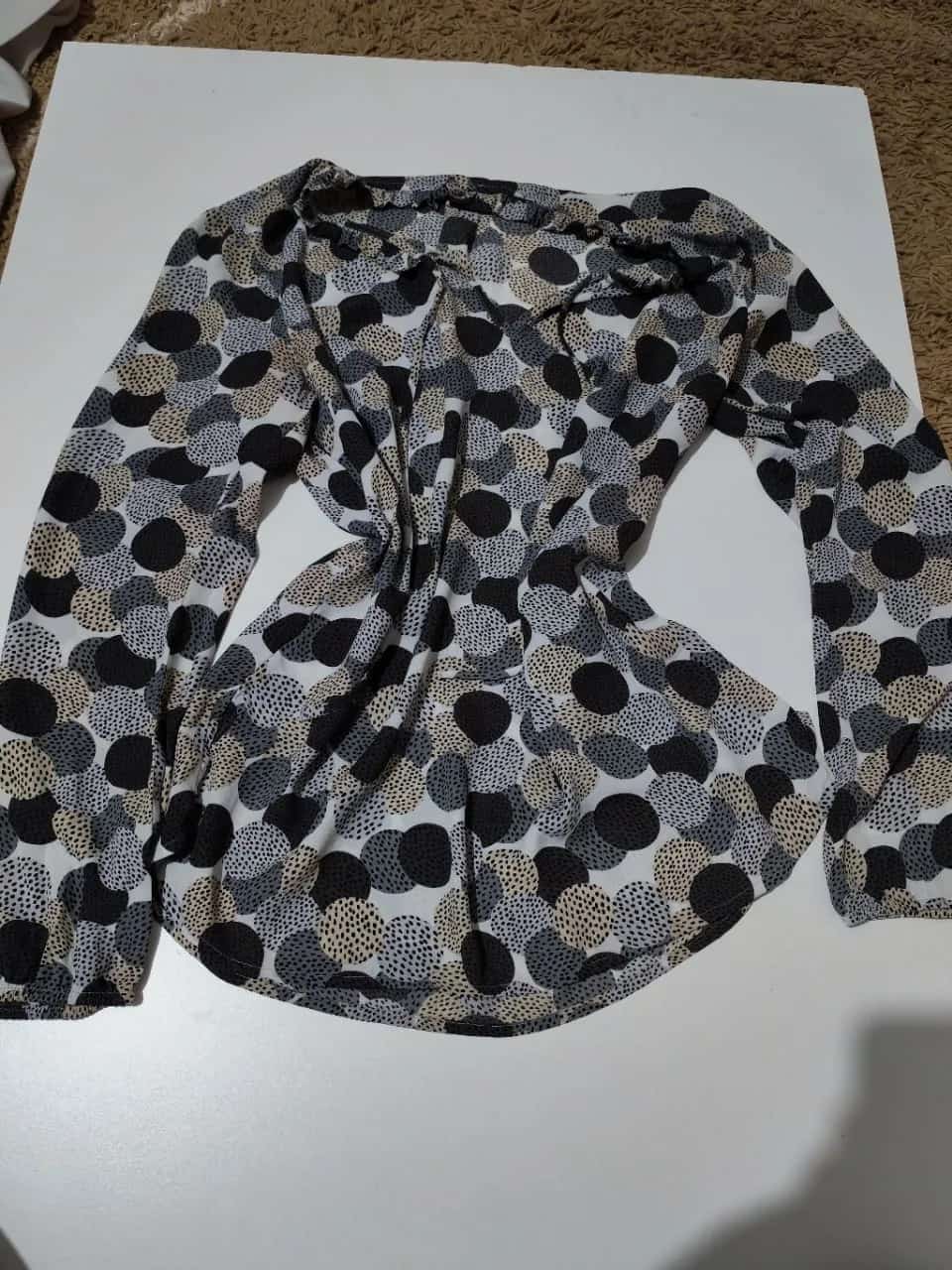 Ormar.app | sajt za prodaju garderobe | Elegantna s.Oliver Black Label bluza sa tufnama