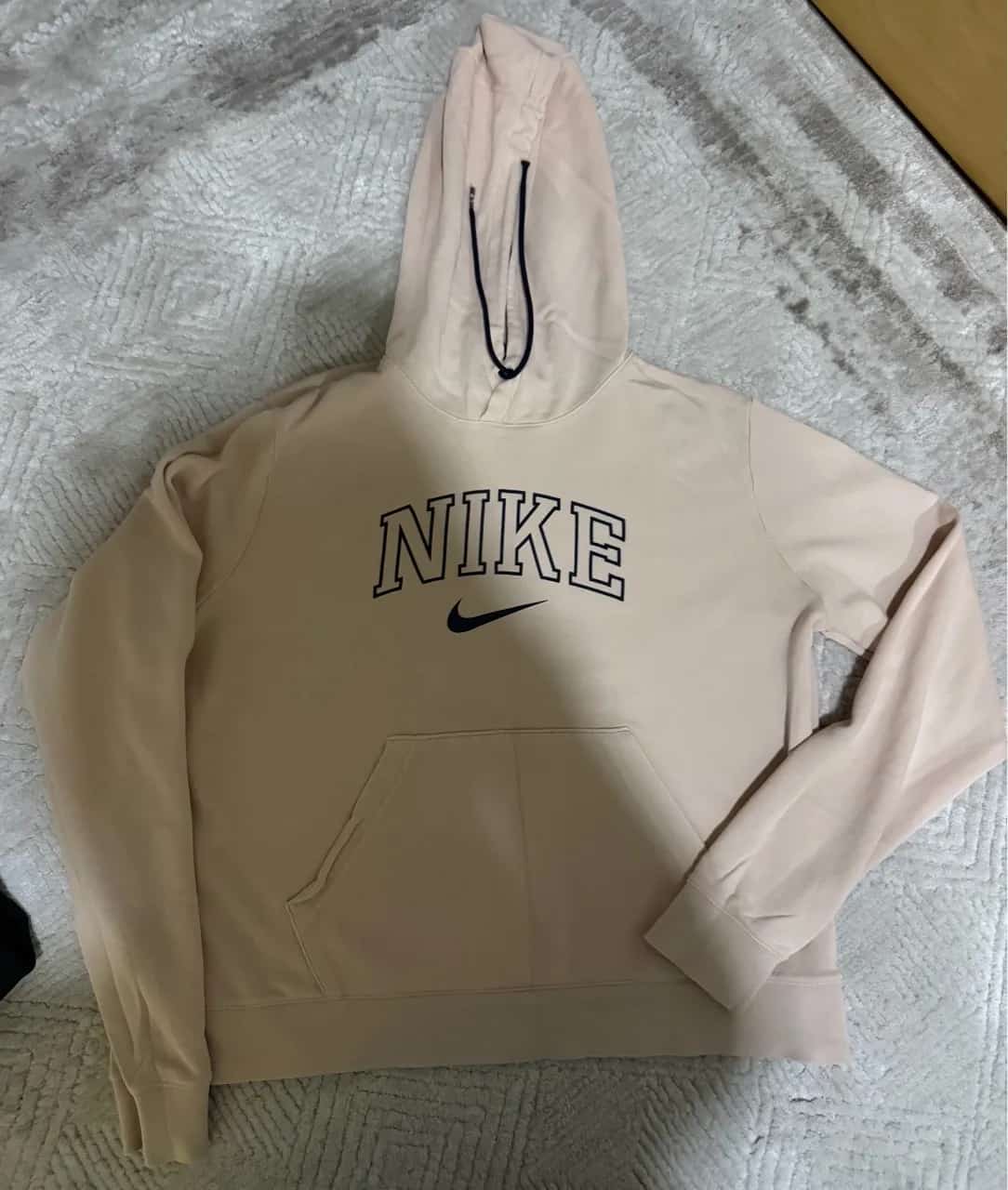 Ormar.app | sajt za prodaju garderobe | Nike duks
