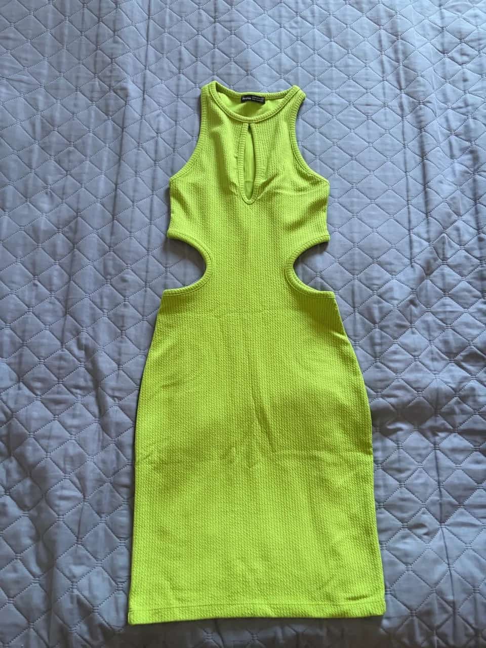 Ormar.app | sajt za prodaju garderobe | Bershka haljina