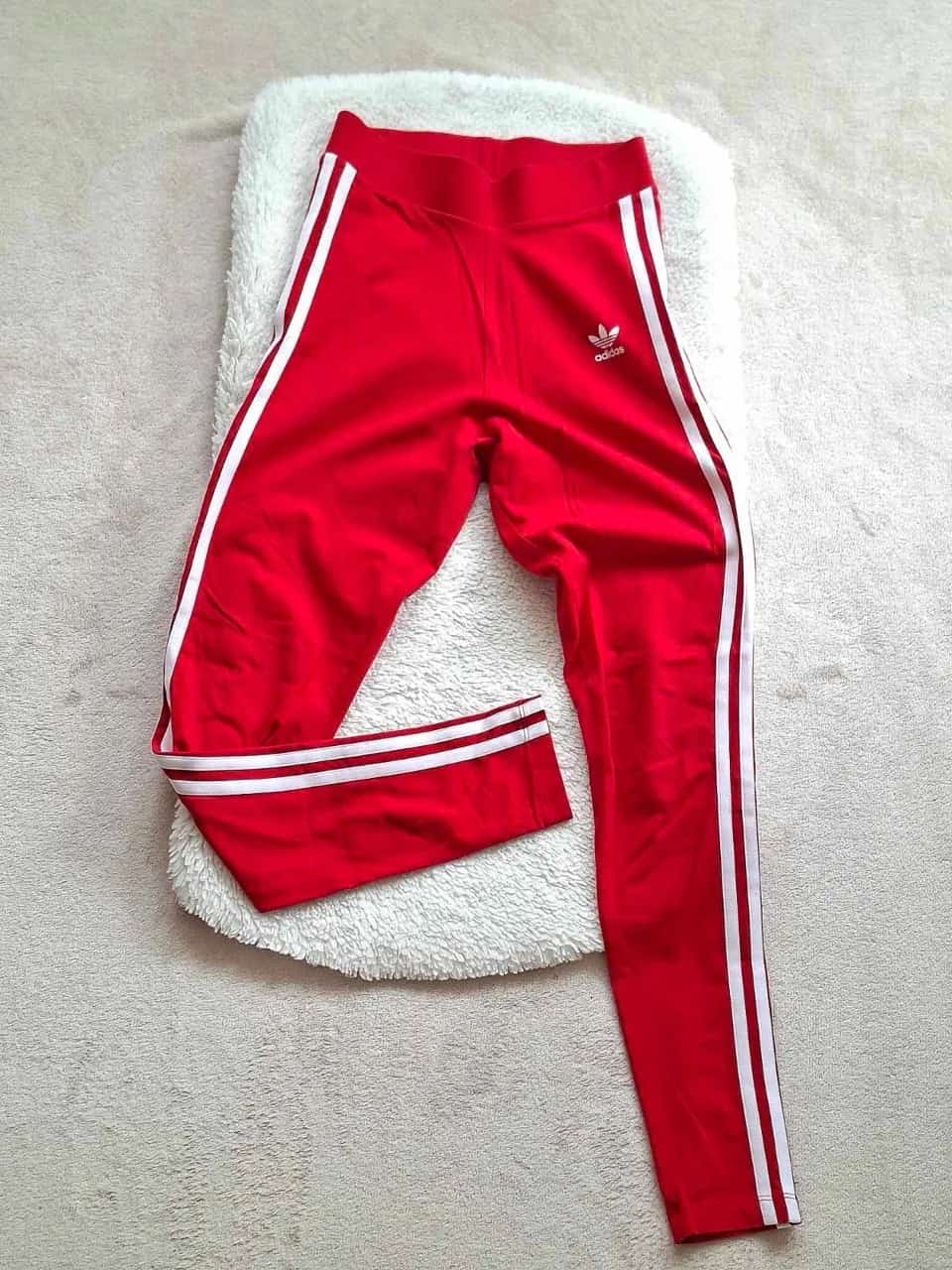Ormar.app | sajt za prodaju garderobe | Adidas helanke 