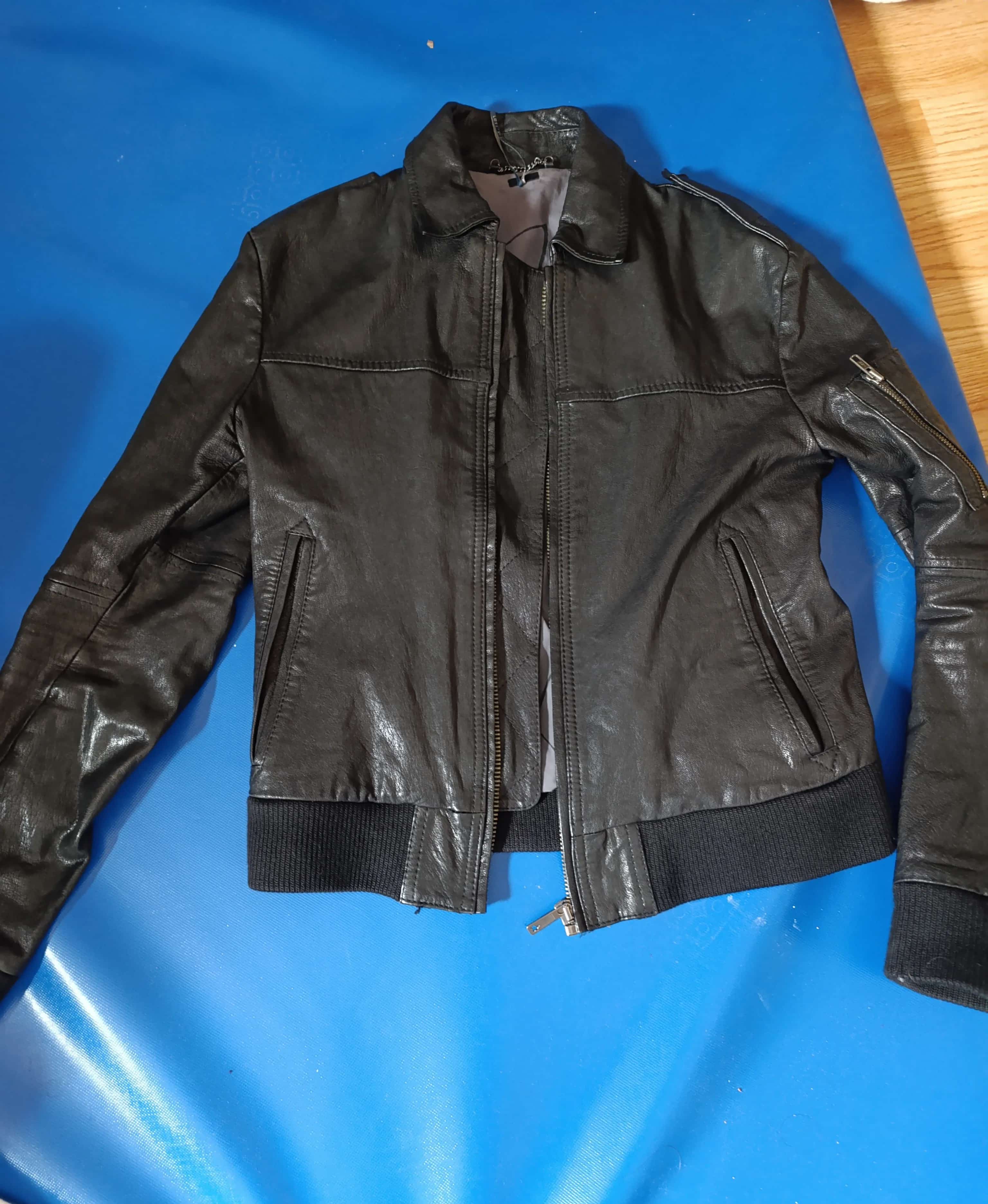 Ormar.app | sajt za prodaju garderobe | Levi's bomber jakna