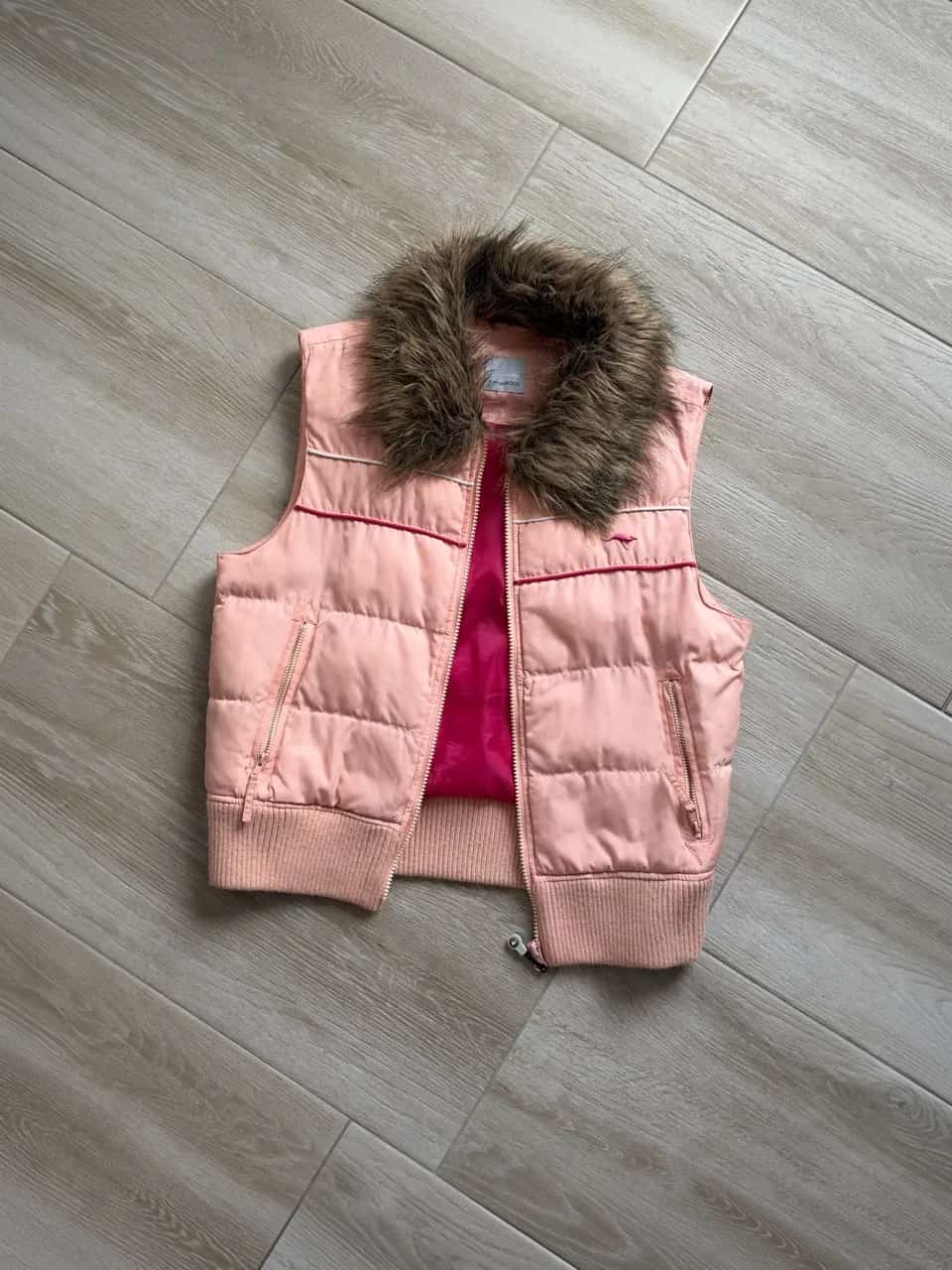 Ormar.app | sajt za prodaju garderobe | KangaROOS prsluk 