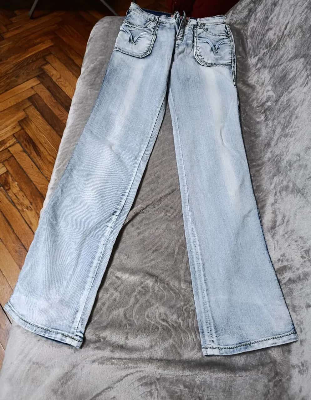 Ormar.app | sajt za prodaju garderobe | Svetlo plave farmerke