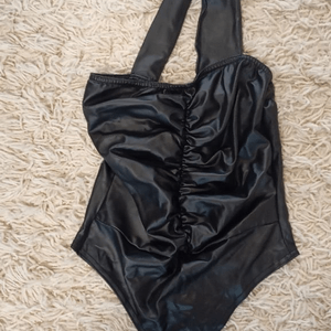 Cropped Faux leather Jacket