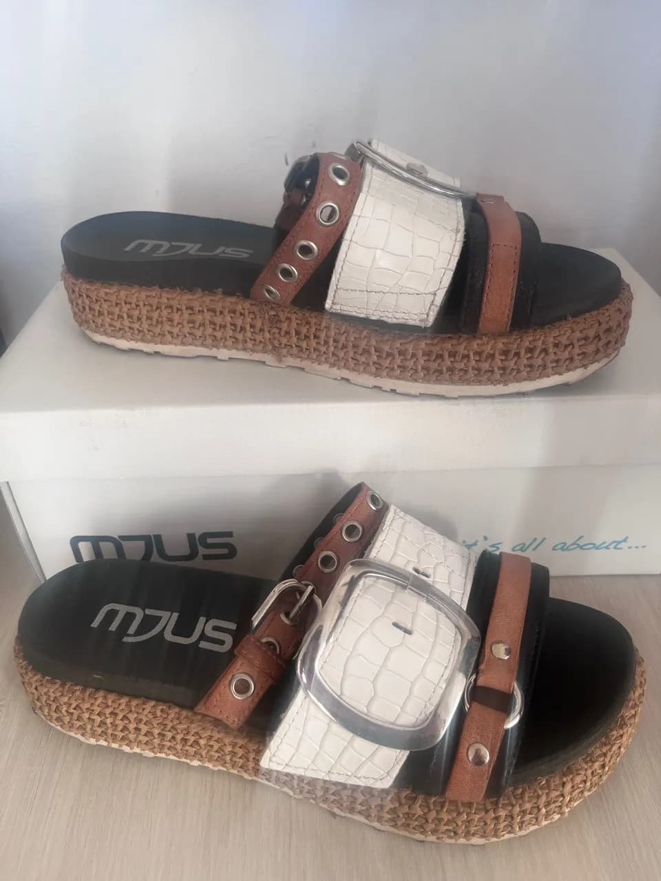 MJUS Kozne Papuce